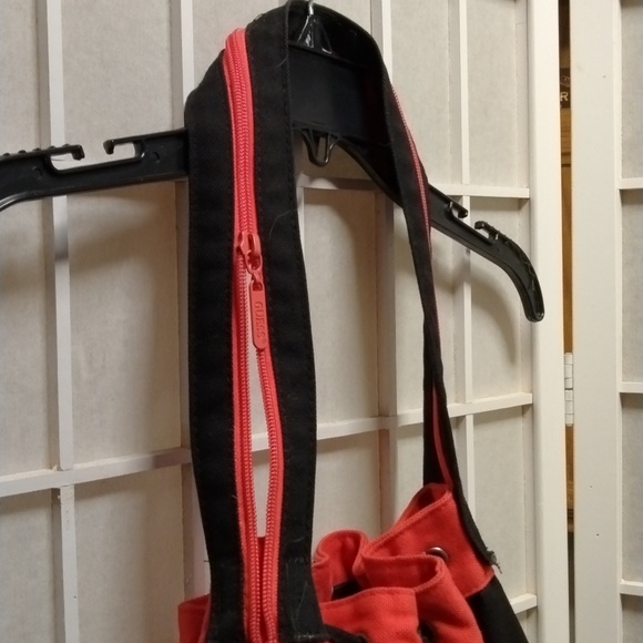 Guess Duffle Bucket Bag - Picture 11 of 13